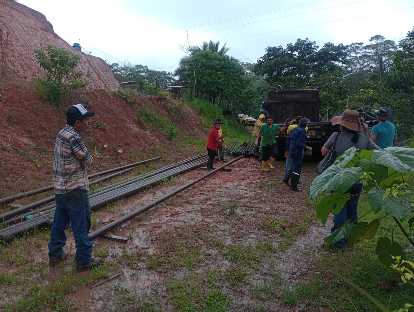 Entrega Tubería Comunidad Los Laureles 